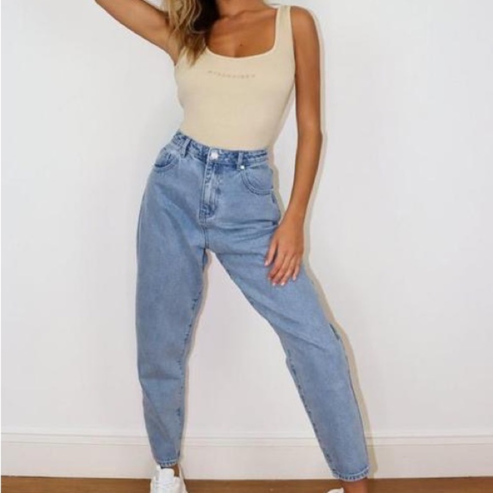 SUPER WIDE LEG TAPERED JEAN
BLUE